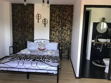 Фото номера Номер с кроватью размера «king-size» и балконом Гостевой дом Casa Relax г. Văleni 2